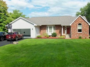 925 Gail Dr, Hermitage, PA 16148