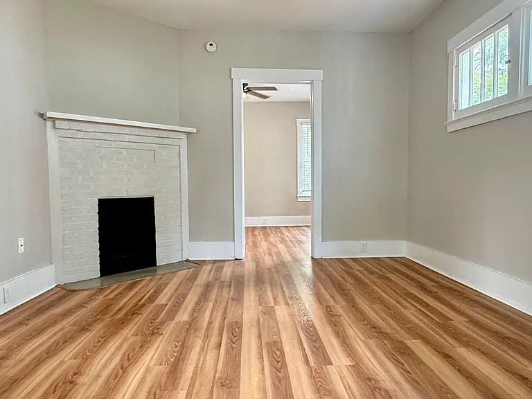 441 W Church St — Photo 4