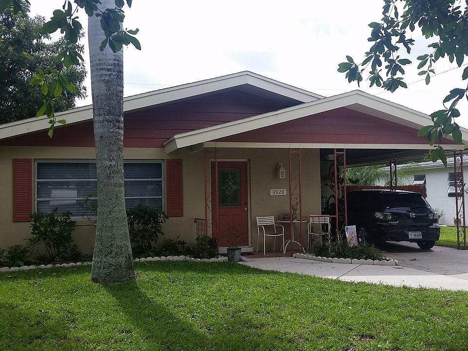 1st image of 3928 La Palma St