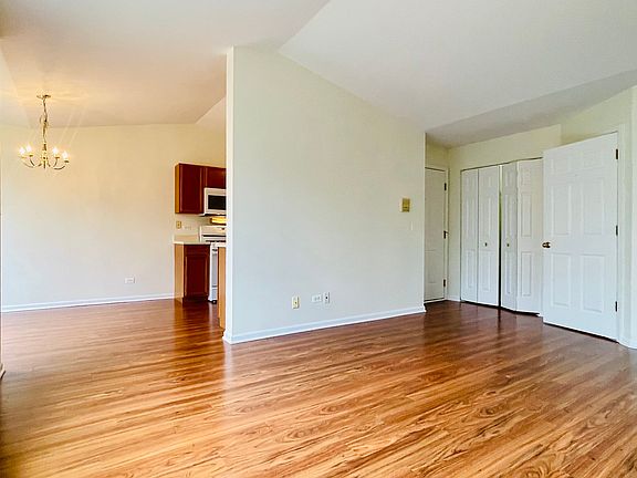 2nd image of 934 N Village Dr Unit 4