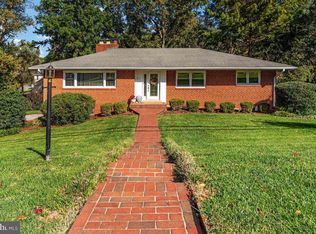 21 Panorama Dr, Oxon Hill, MD 20745