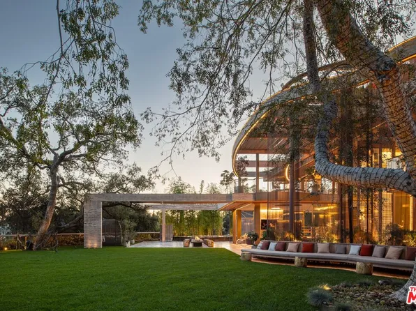 607 Siena Way, Los Angeles, CA 90077