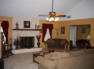 101 Merry Mark Dr, Lumberton, TX 77657