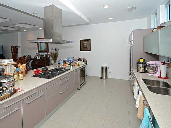 3rd image of 2723 NE 1st St #2723