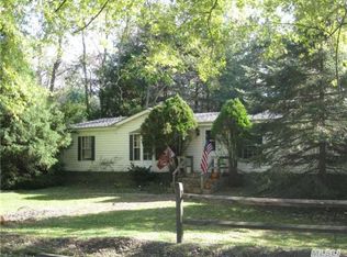 39 Smith St, Shelter Island, NY 11964