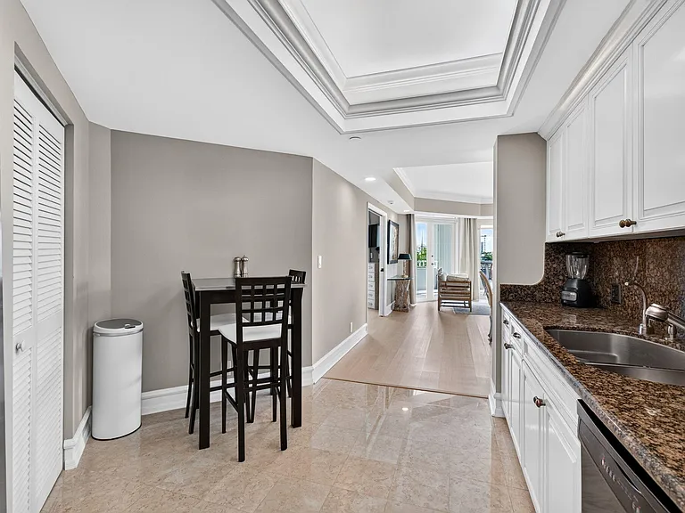 300 SE 5th Ave #6160 — Photo 16