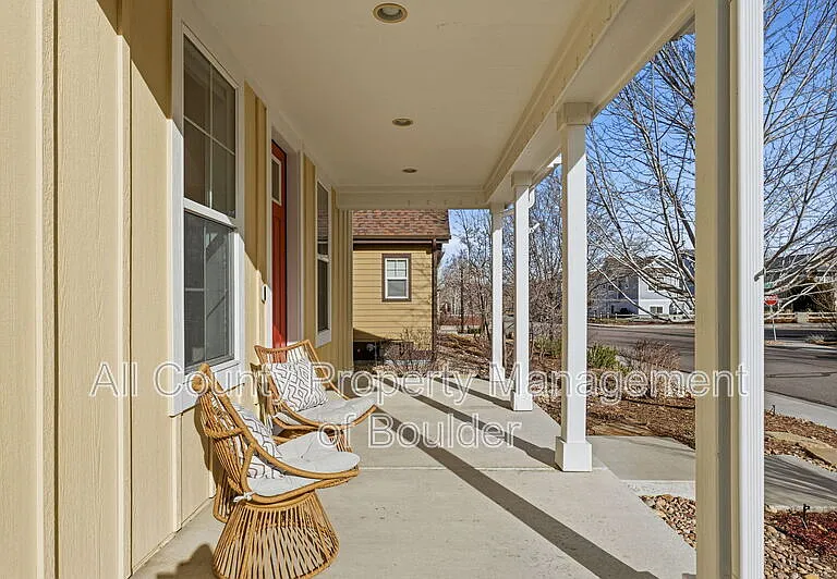 2823 Clear Creek Ln — Photo 2