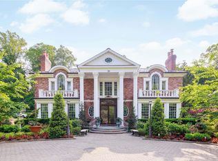 30 Walter Ln, Manhasset, NY 11030