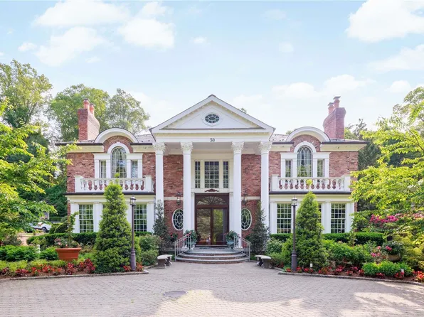 30 Walter Lane, Manhasset, NY 11030