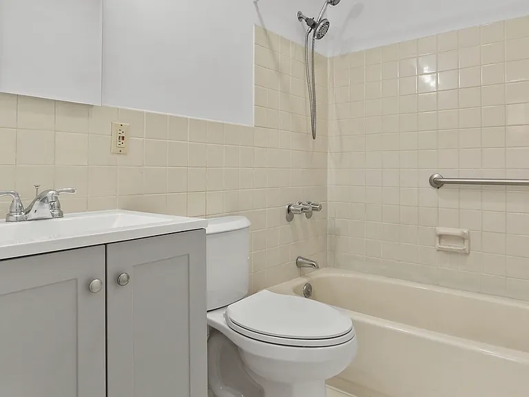 109 Grand Ave #1A — Photo 21