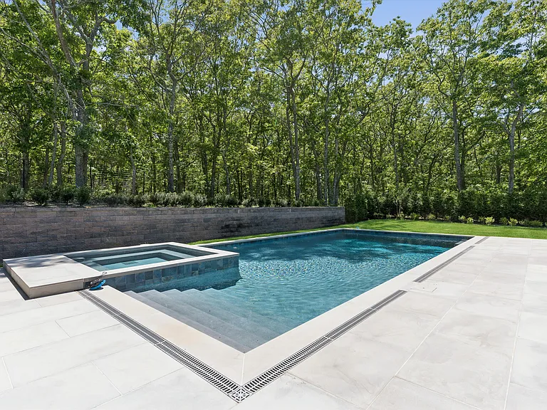 2 Grove Ave — Photo 3
