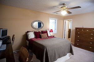 5th image of 401 N Cedar Lake Dr W