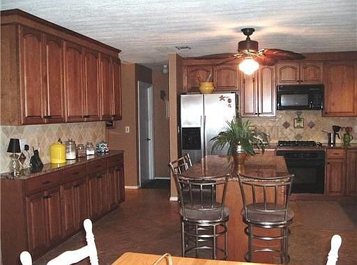5th image of 811 Van Ness Cir