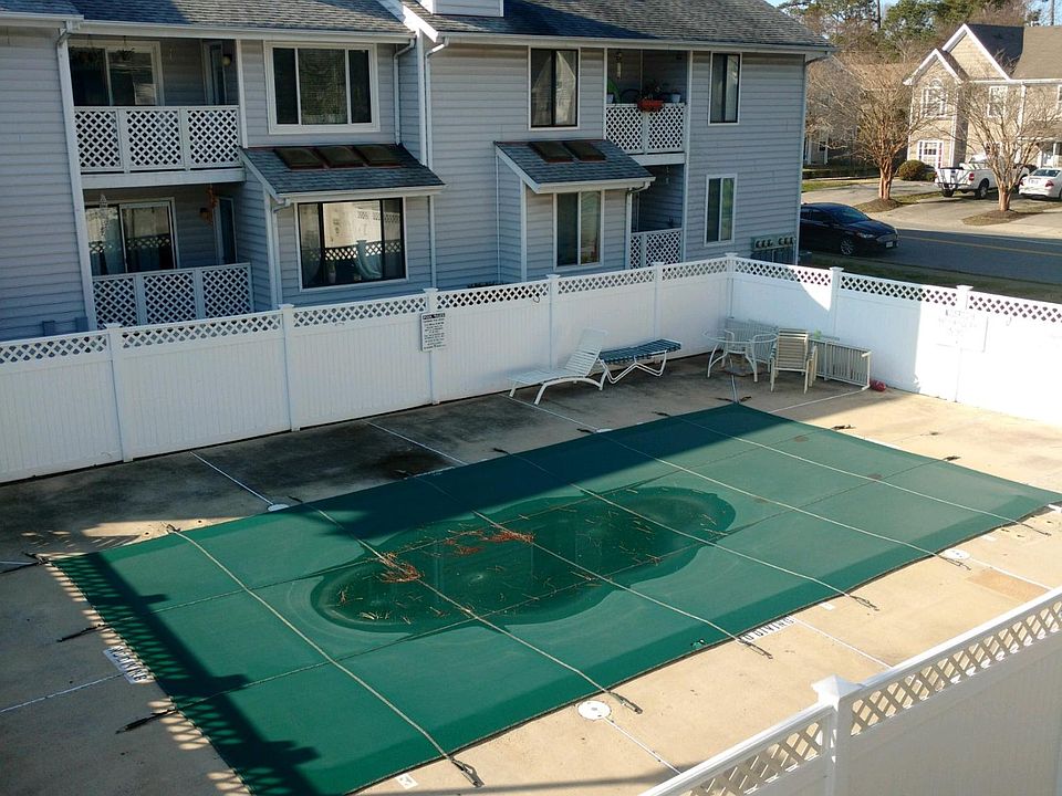 1st image of 557 Barberton Dr