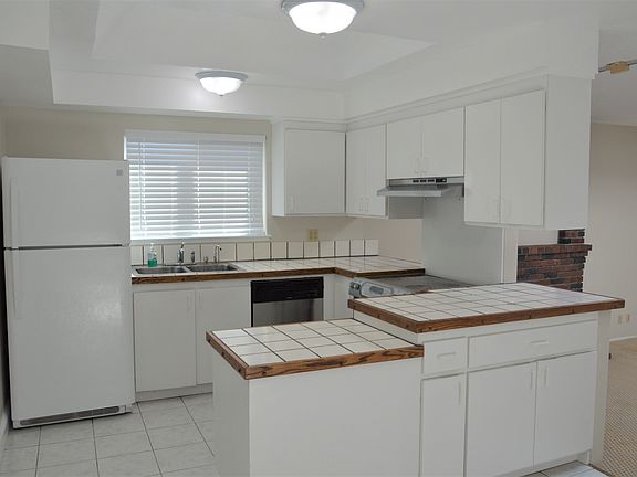 3rd image of 5671 Herma St