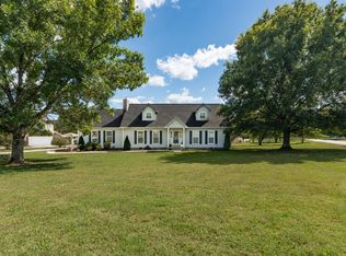 201 Chadwick Dr, Fayetteville, TN 37334