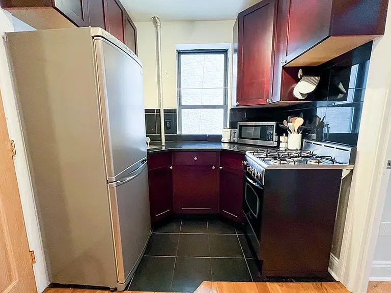 128 Thompson St #10 — Photo 4