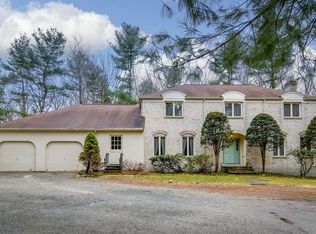 15 Grand Hill Dr, Dover, MA 02030