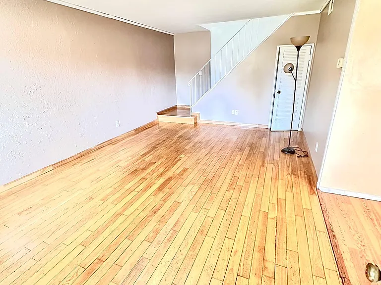 154 Storm Dr — Photo 2