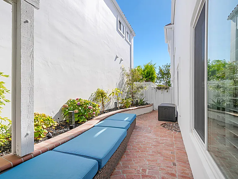 4958 Lerkas Way — Photo 41