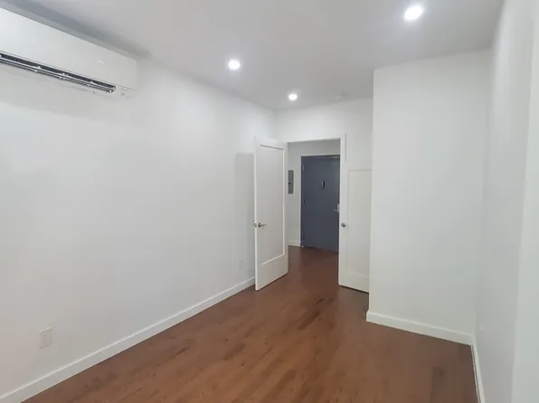 2041 Strauss Street image 27 of 40