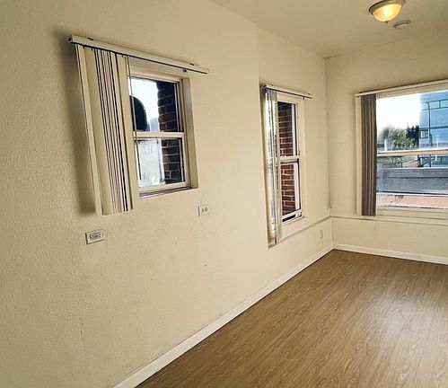 2nd image of 4456 Lockwood Ave
