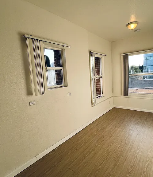 4456 Lockwood Ave — Photo 2