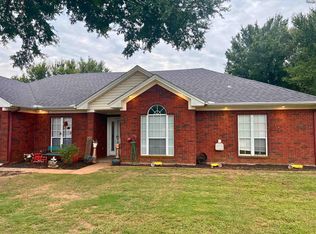 107 Dry Fork Dr, Henrietta, TX 76365