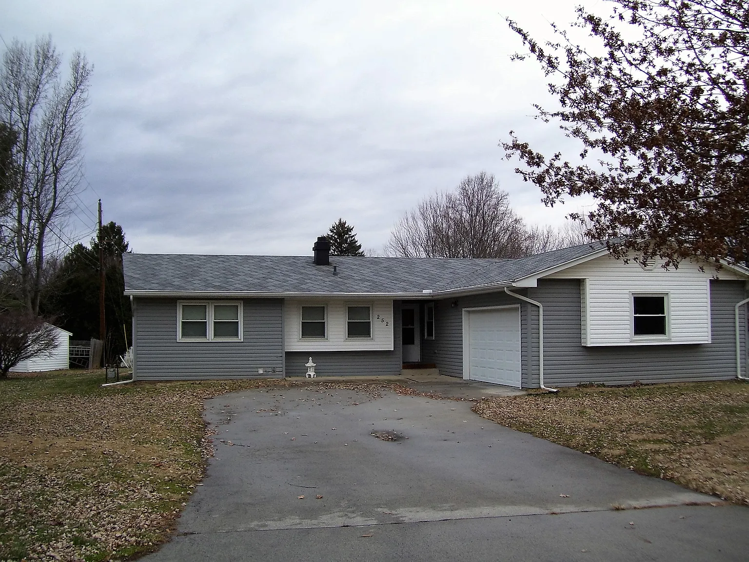252 Hardacre Dr photo 1