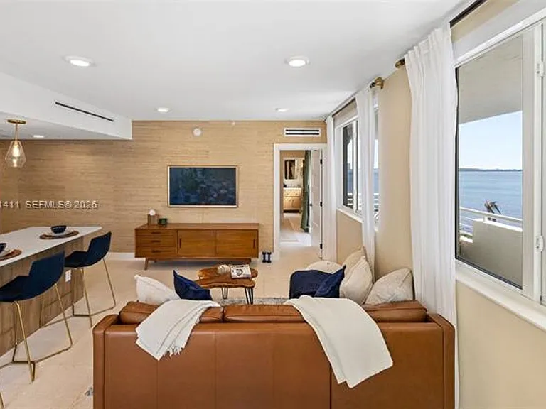 1402 Brickell Bay Dr #603 — Photo 11