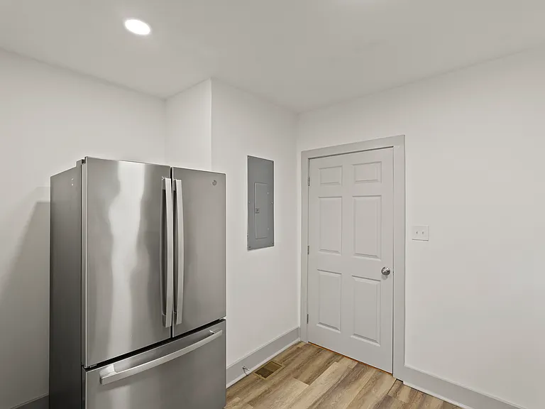 902 E Bolton St #A — Photo 32