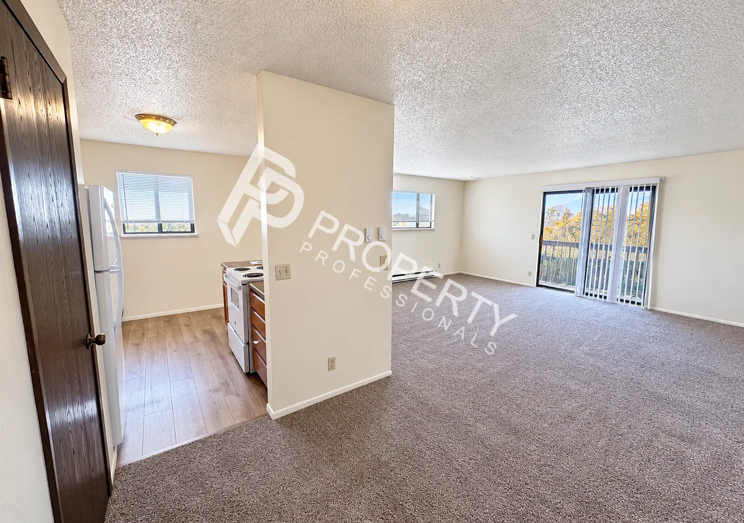 867 Birch Avenue — Photo 2