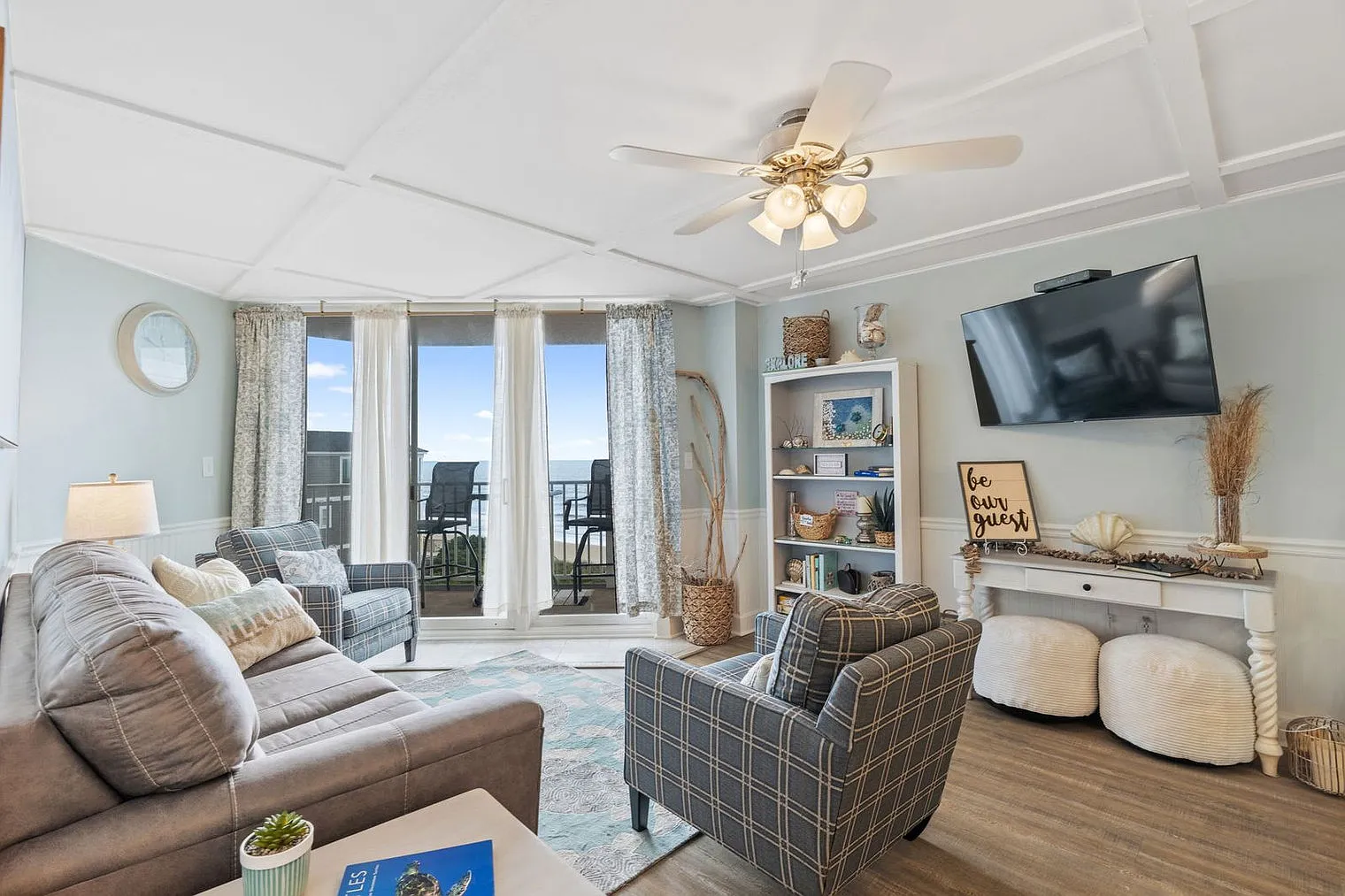 2 bed, 2.0 bath, 1001 sqft, $4,713 — Photo 1