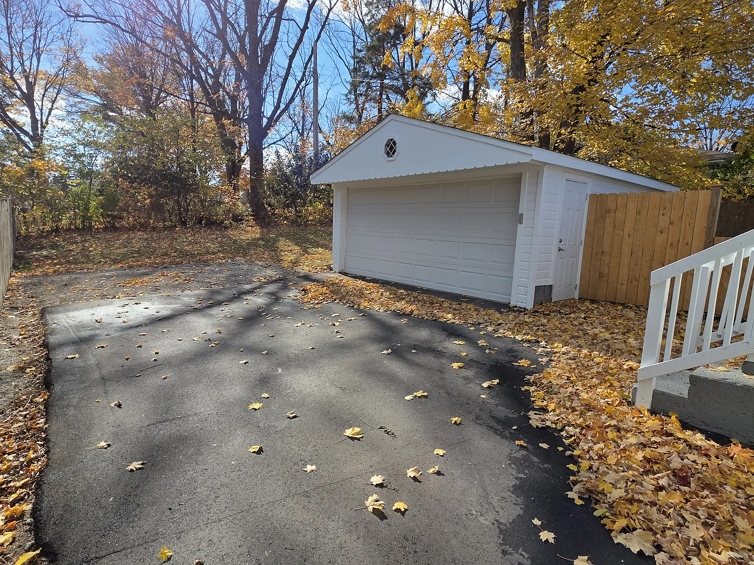 355 W ST Clair — Photo 2