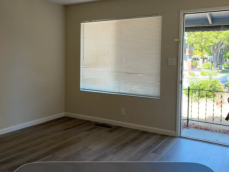 1660 Blue Jay Dr #1 — Photo 3