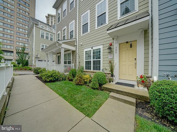 5th image of 308 Davage Ln