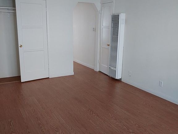 4th image of 146 S Adams St APT 3