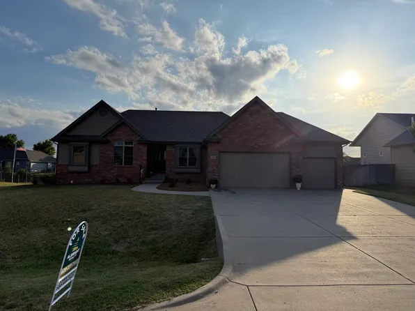 1601 E Fallbrook St, Valley Center, KS 67147