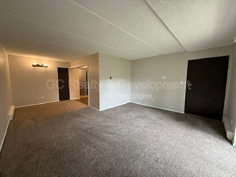240 Klein Creek Ct #3 — Photo 2
