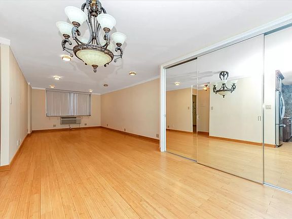 3rd image of 11818 Union Tpke APT 4A