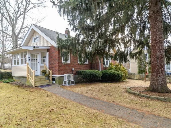 32 Harvard St, Natick, MA 01760