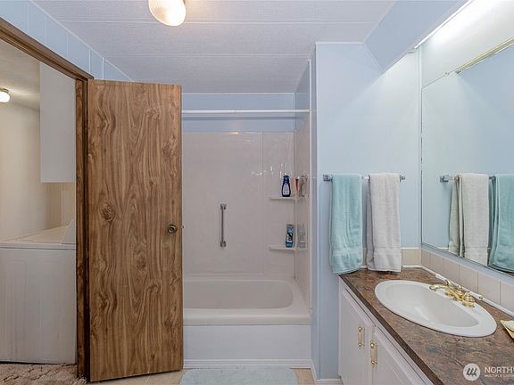 4th image of 1608 N Western #27
