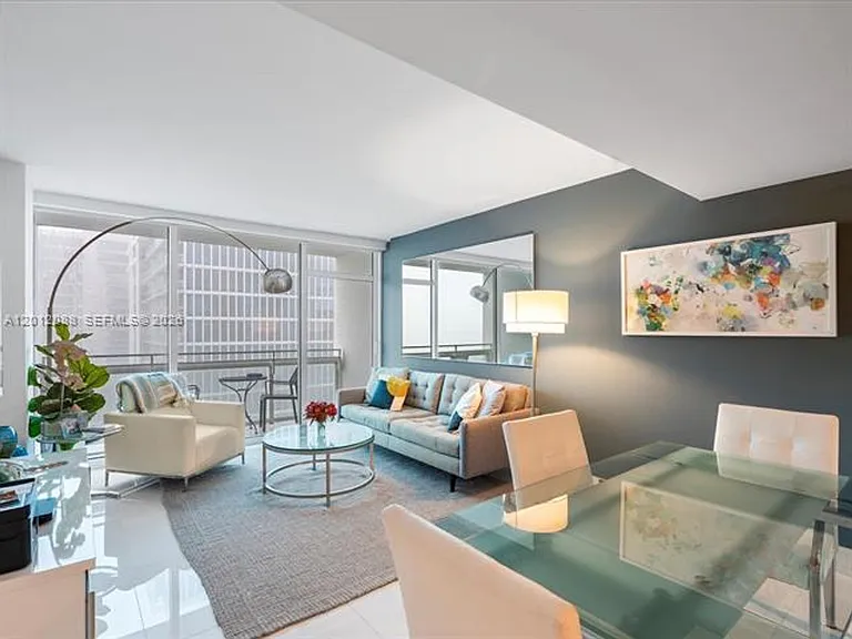 6801 Collins Ave #1208 — Photo 4