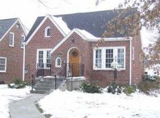 2950 Middle Rd, Davenport, IA 52803