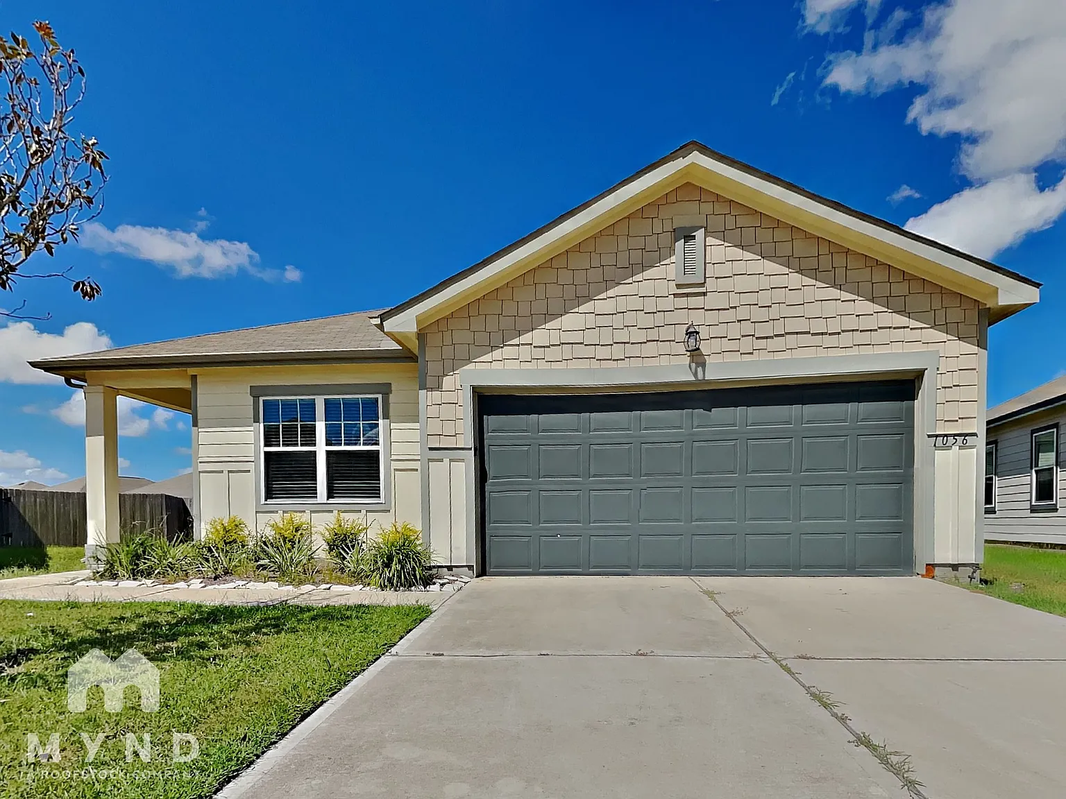 3 bed, 2.0 bath, 1429 sqft, $1,850 — Photo 1