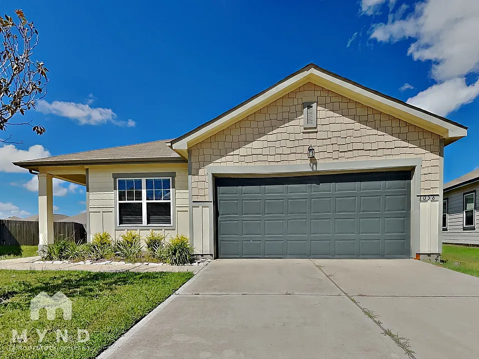 1056 Banyon Tree Ln
