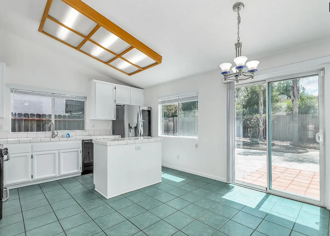 Building Photo - 9134 Bungalow Way
