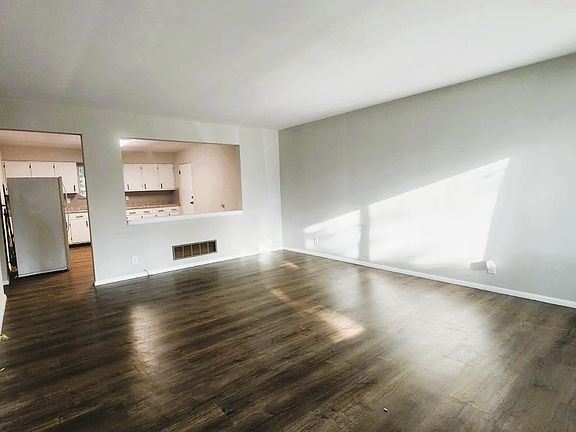 5th image of 922 S 74th St #920