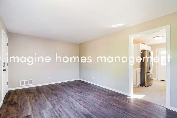 2266 Leelanau Ave — Photo 4