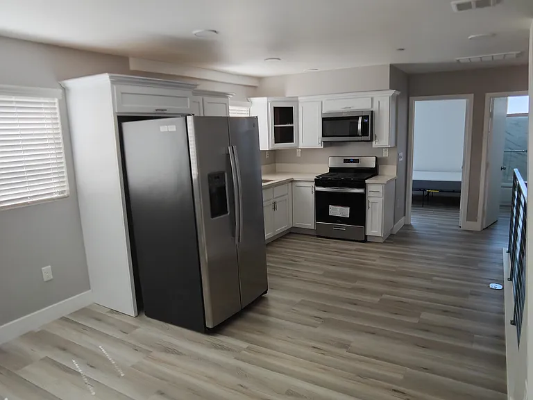 3721 S San Pedro St #3723-1/2 — Photo 6